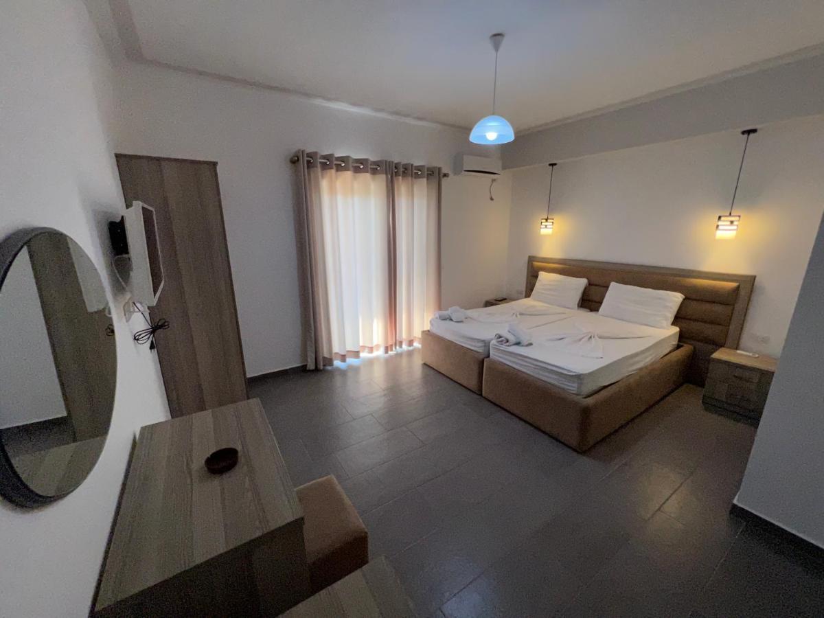 Hotel Irini Саранда Экстерьер фото