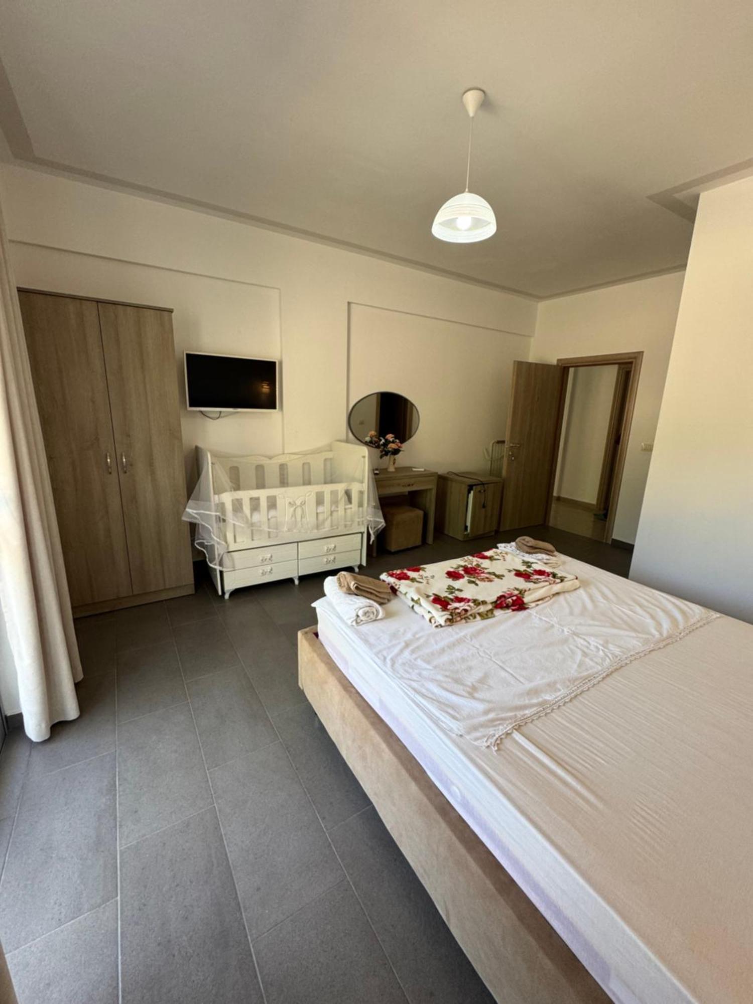 Hotel Irini Саранда Экстерьер фото