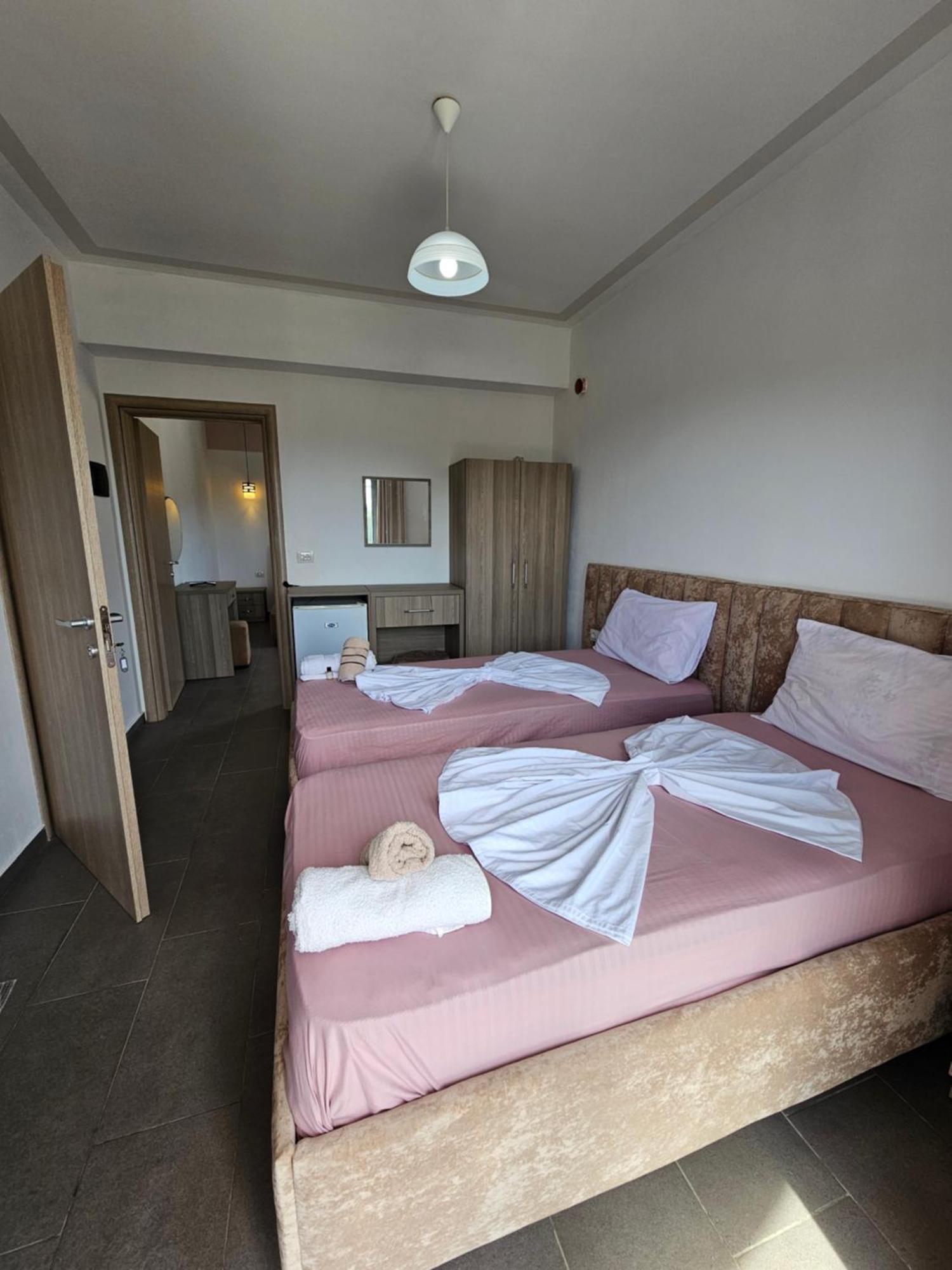 Hotel Irini Саранда Экстерьер фото